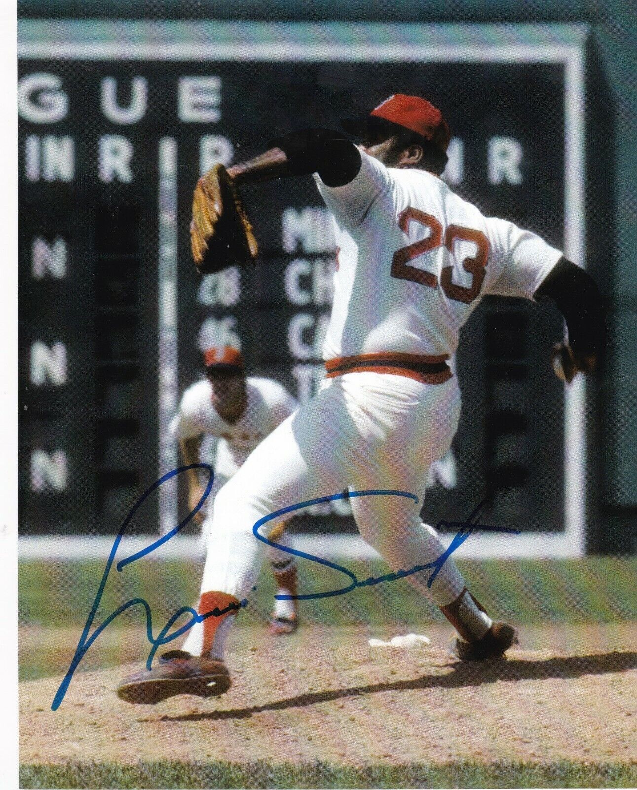 LUIS TIANT BOSTON RED SOX ACTION SIGNED 8x10