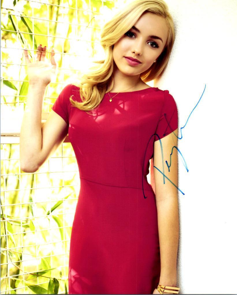 Peyton List Signed 8x10 Picture Autographed Photo Poster painting with COA