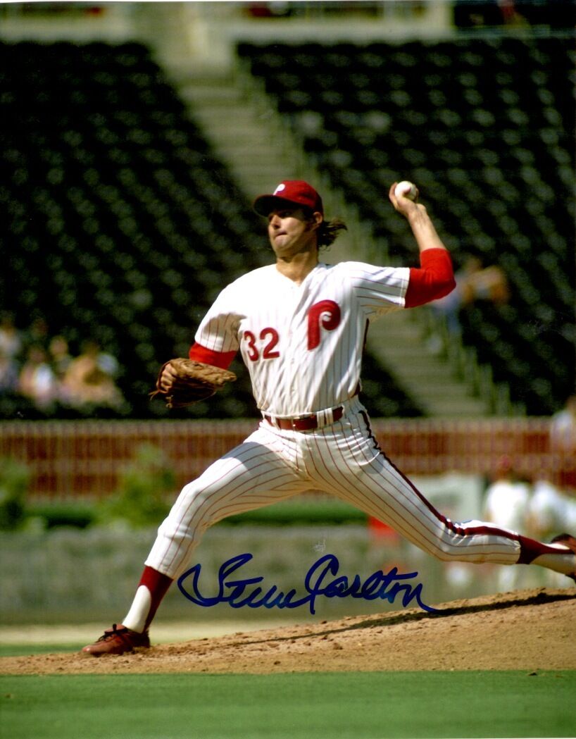 Autographed 8x10 STEVE CARLTON Philadelphia Phillies Photo Poster painting - COA