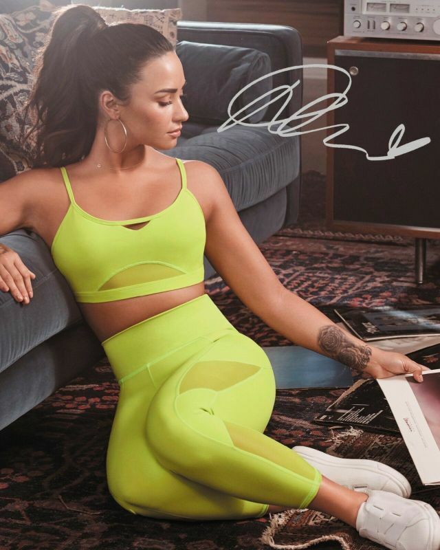 Demi Lovato Autograph Signed Photo Poster painting Print