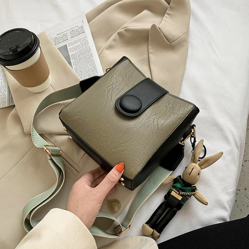 New Style Contrast Wide Shoulder Strap Shoulder Bag