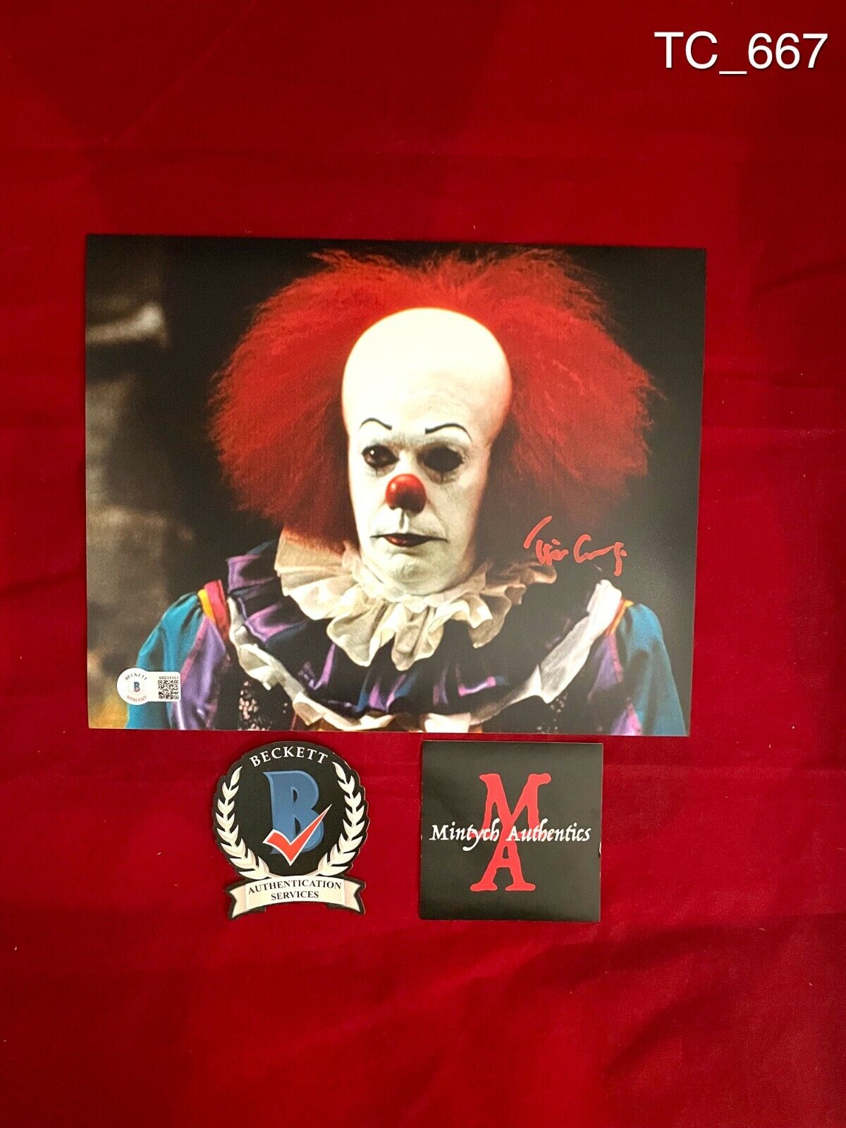 TIM CURRY AUTOGRAPHED SIGNED 8x10 Photo Poster painting! PENNYWISE! IT! HORROR! BECKETT COA!