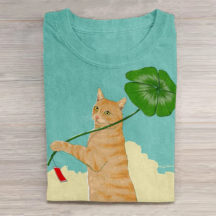 VChics Funny Cute Cat St. Patrick Day Four Leaf Clover Animal Art Print Design T Shirt