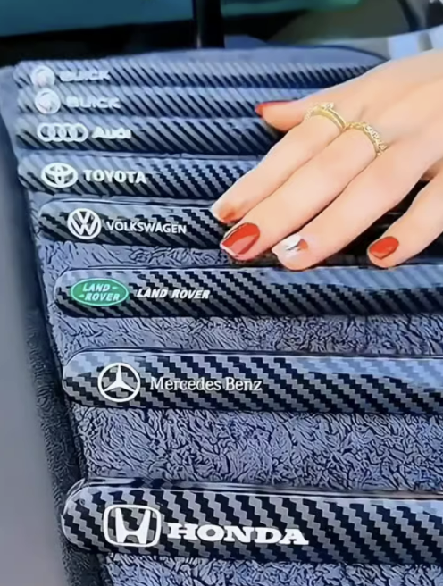 Carbon fiber pattern exclusive logo wiper(2PC)