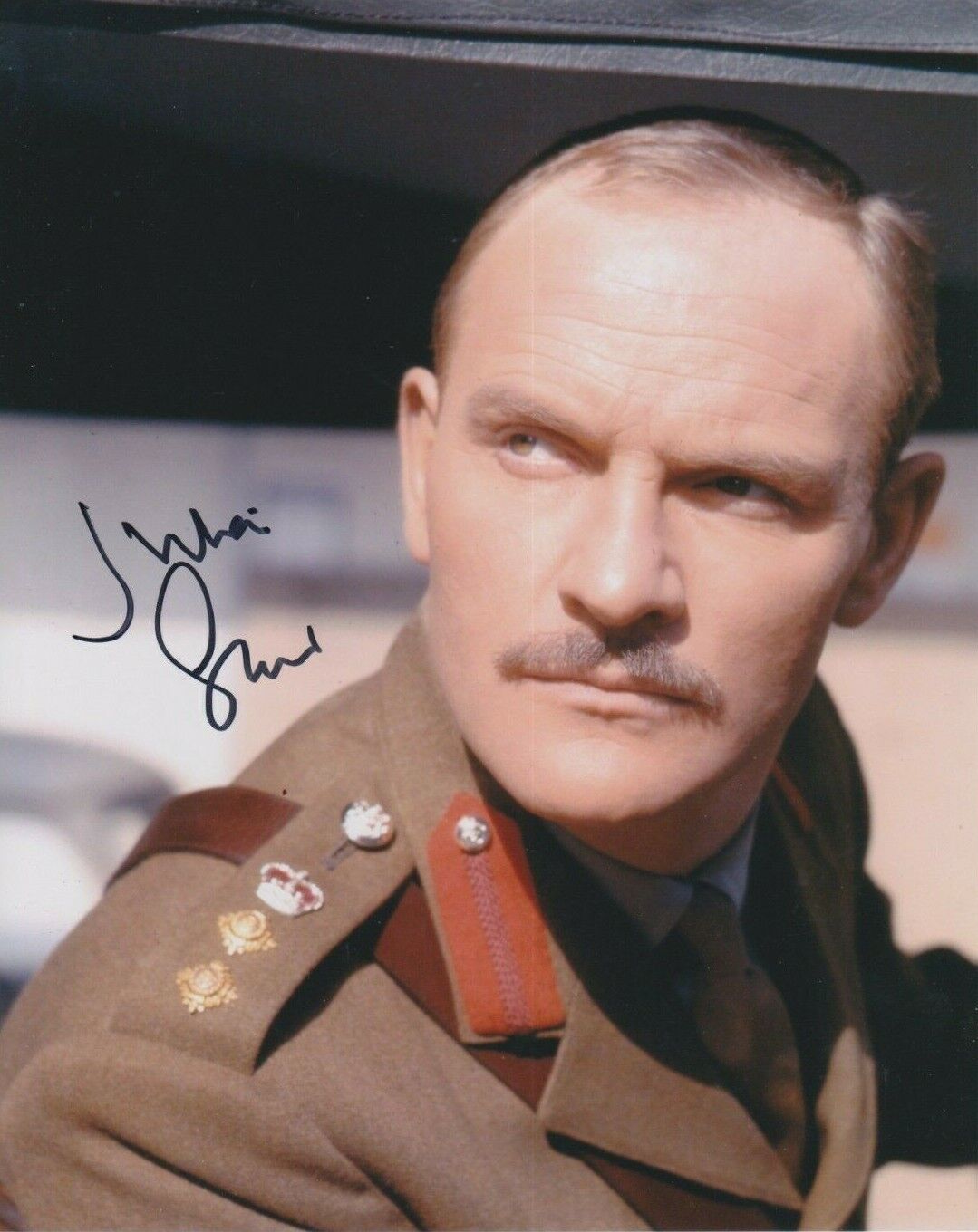 Julian Glover 10 x 8