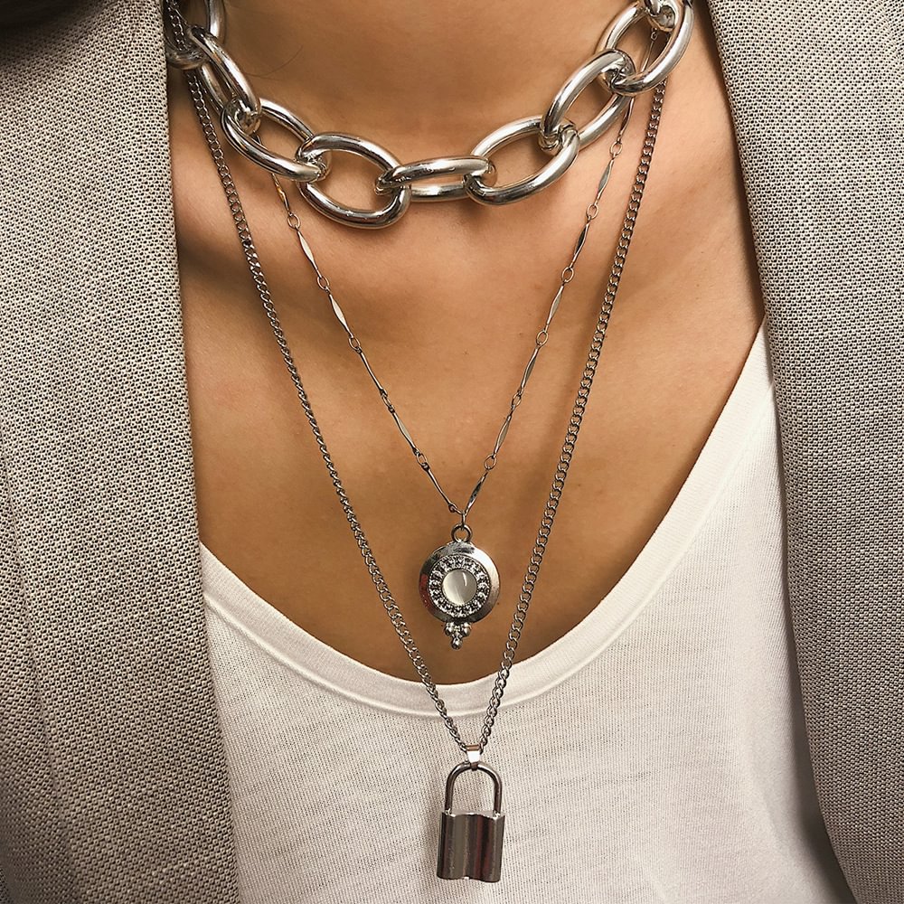 Vintage style clavicle chain