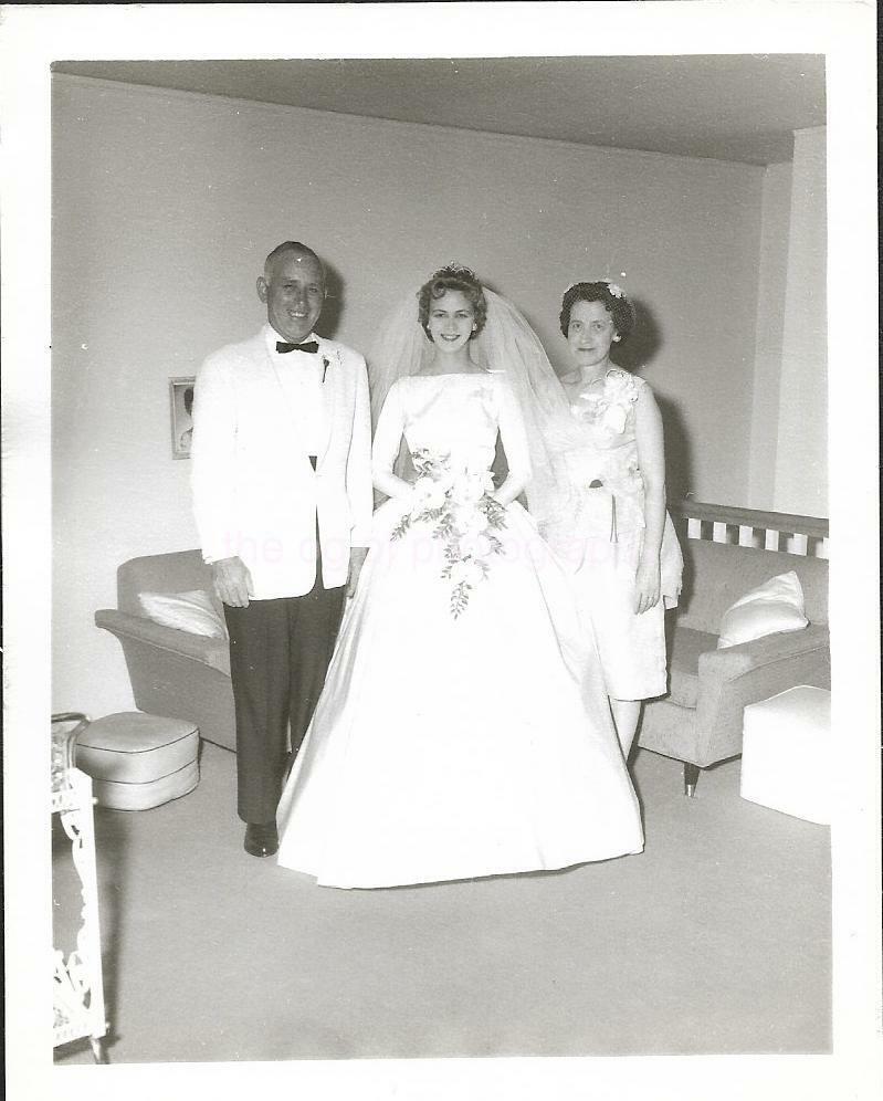 WEDDING DAY Found Photo Poster paintinggraph bw BRIDE Original Snapshot 60'S VINTAGE JD 19 45 Z1