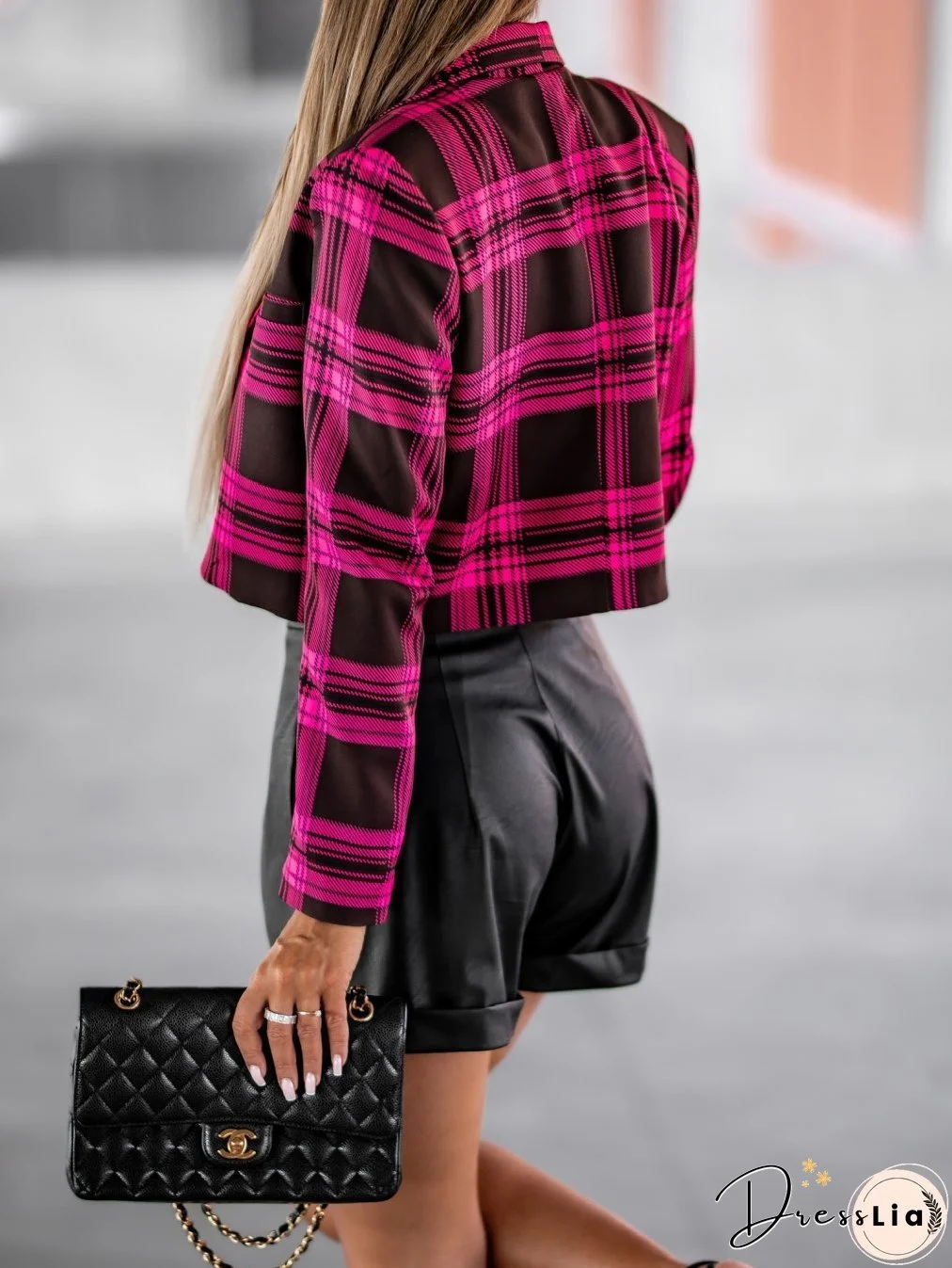 Fashionable and Minimalist winter garment