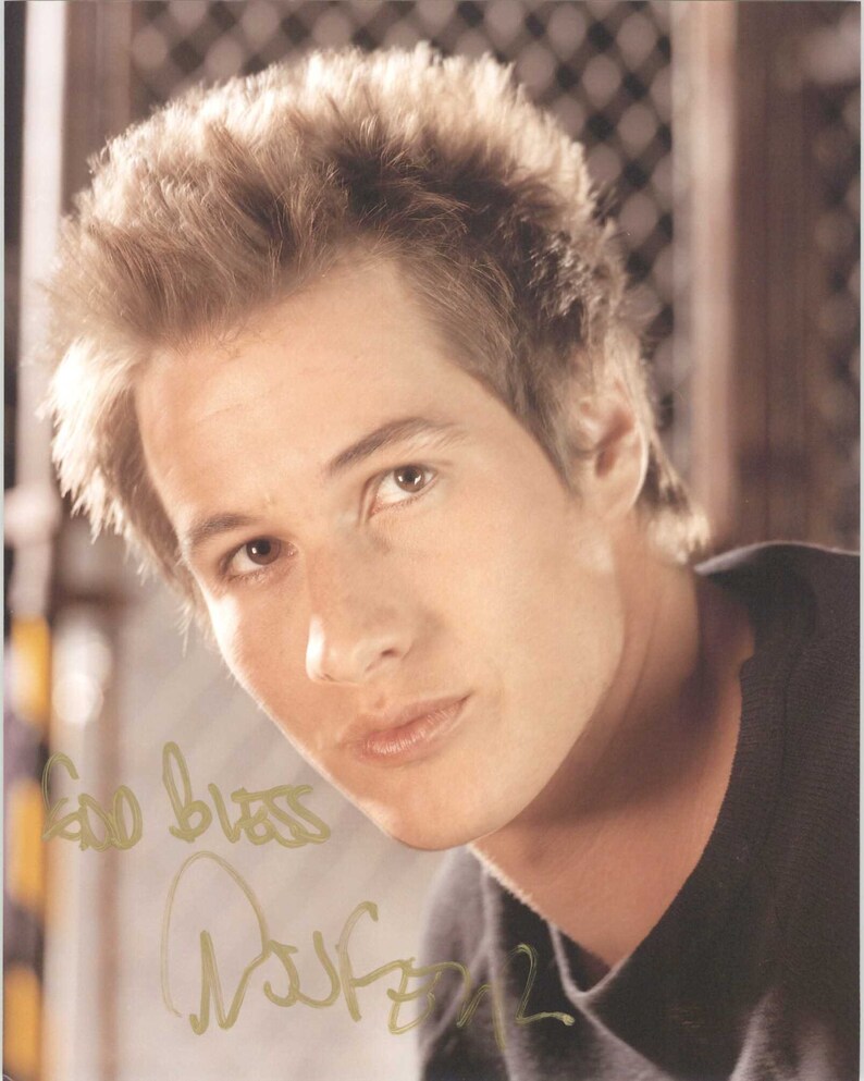 Brendan Fehr Signed Autographed Glossy 8x10 Photo Poster painting - COA Matching Holograms