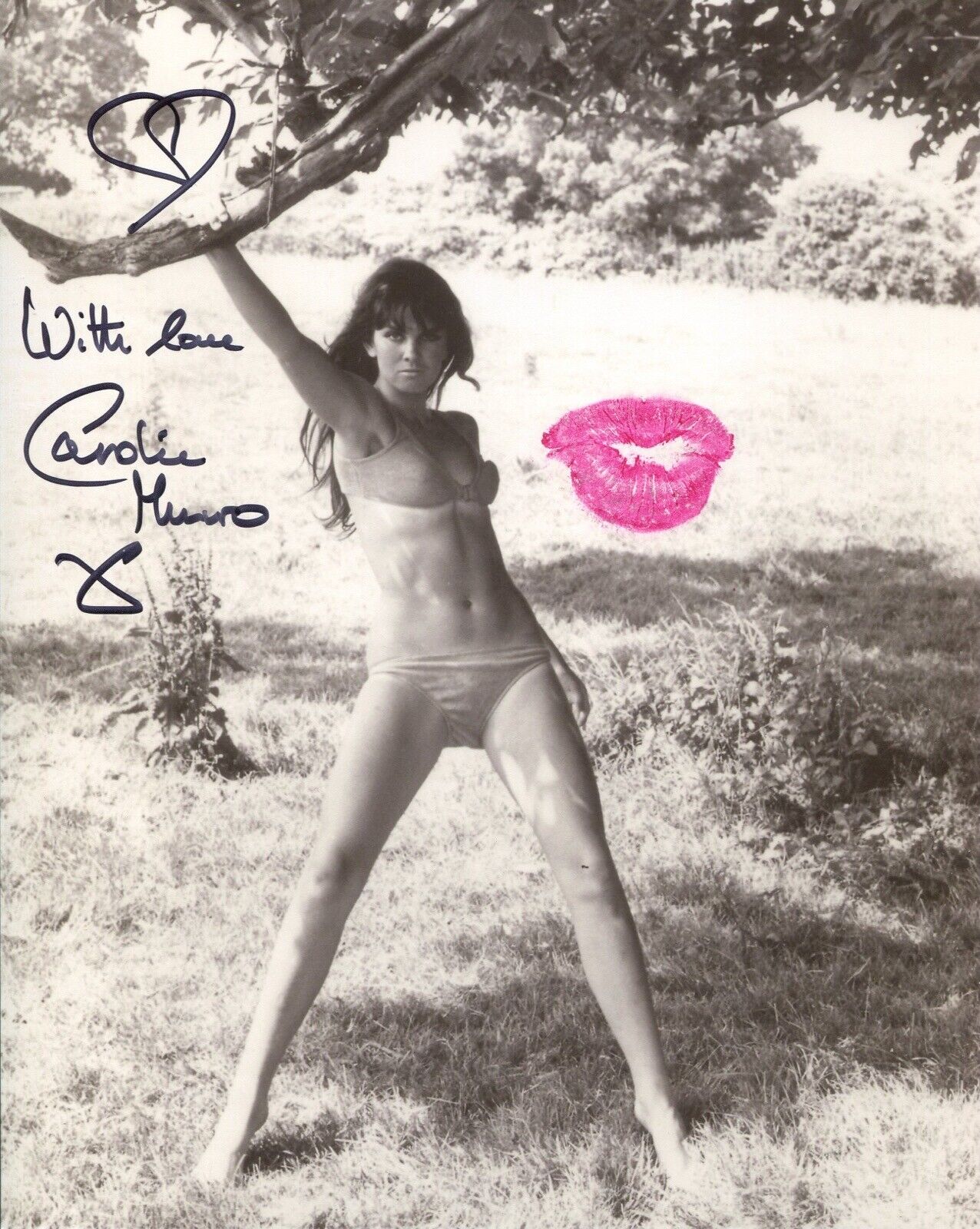 007 Bond girl Caroline Munro signed and lipstick kissed Photo Poster painting - REF 9sa