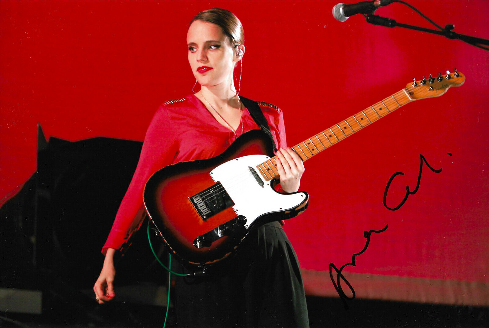 Anna Calvi signed 8x12 inch Photo Poster painting autograph