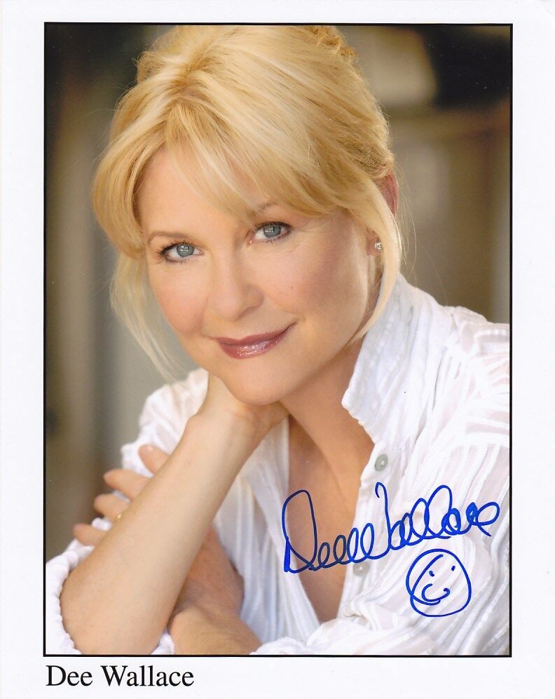 Dee Wallace signed Photo Poster painting