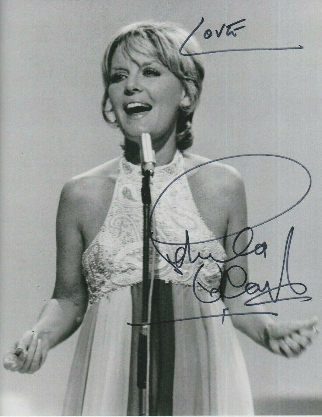 Petula Clark **HAND SIGNED** 10x8 Photo Poster painting ~ AUTOGRAPHED