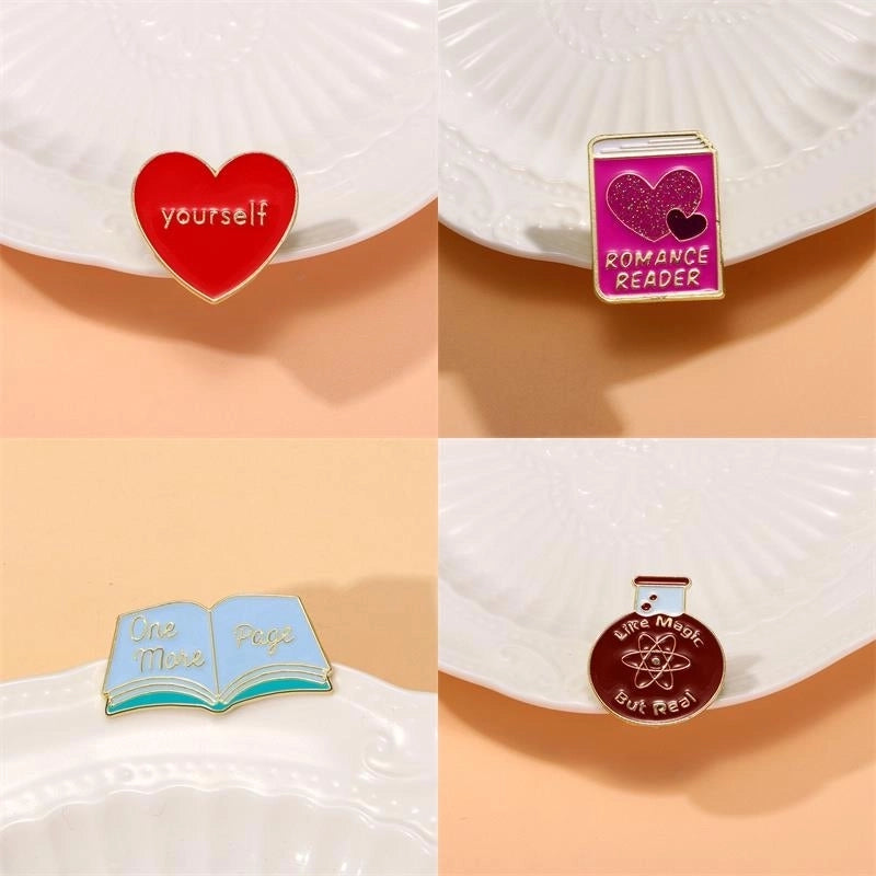 Preppy Style Modern Style Streetwear Letter Heart Shape Alloy Stoving Varnish Plating Unisex Corsage Brooches Collar Pin