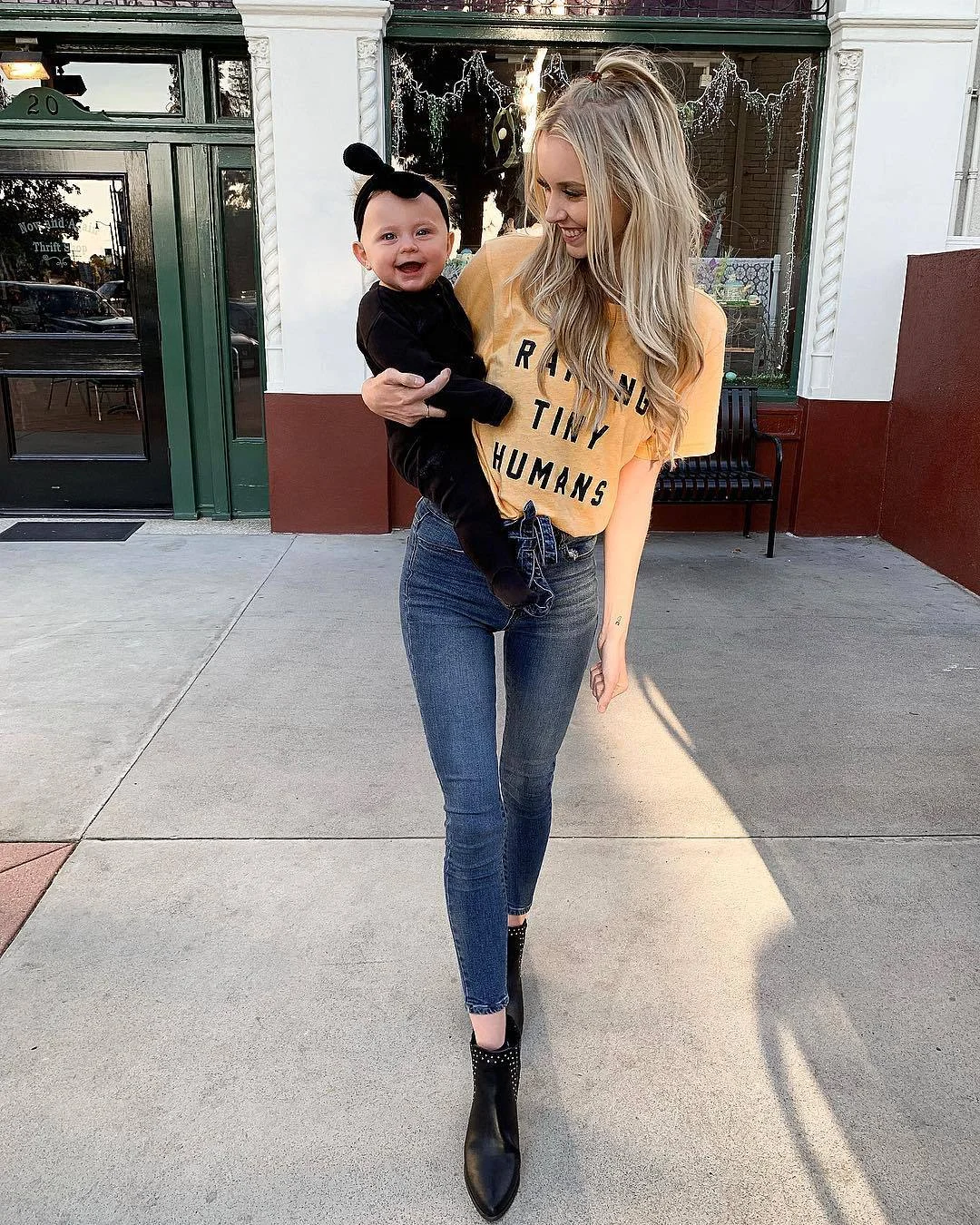 Raising Tinny Human Short Sleeves T-shirt