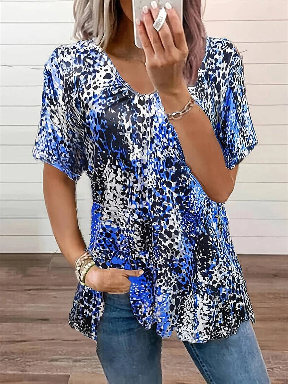 Women's Graphic Printed Short Sleeve V-neck Top