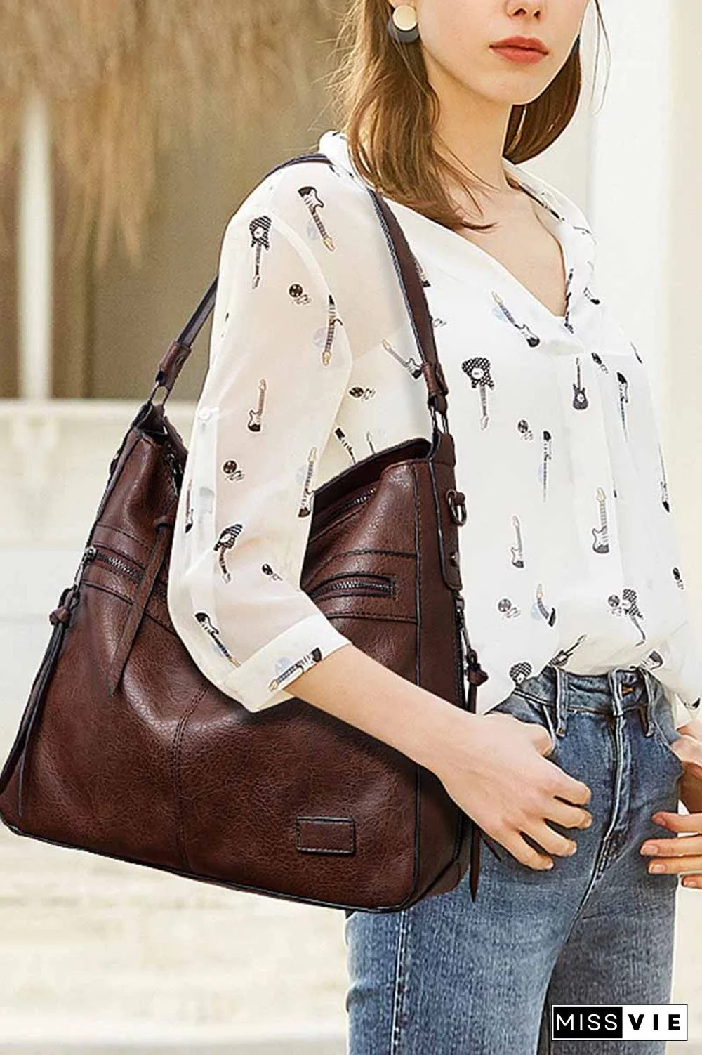 Vintage Shoulder Bag With Zipper And Tassel