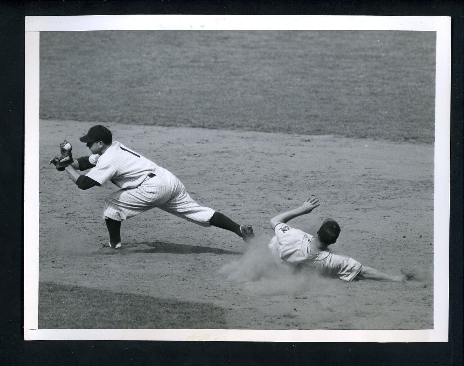 Snuffy Stirnweiss & Ken Keltner 1947 Type 1 Press Photo Poster painting New York Yankees Indians