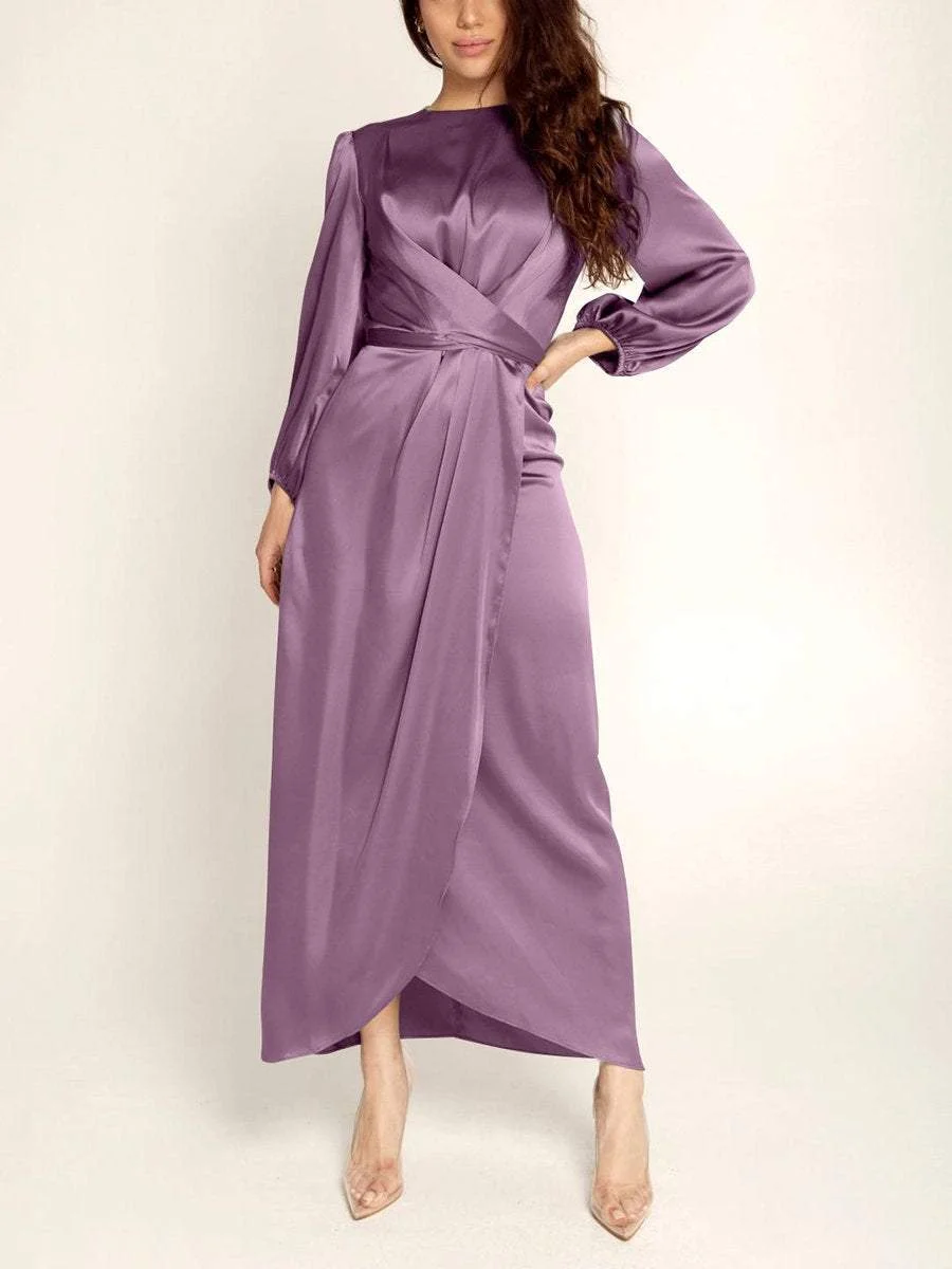 Satin dress with round neck and long sleeves