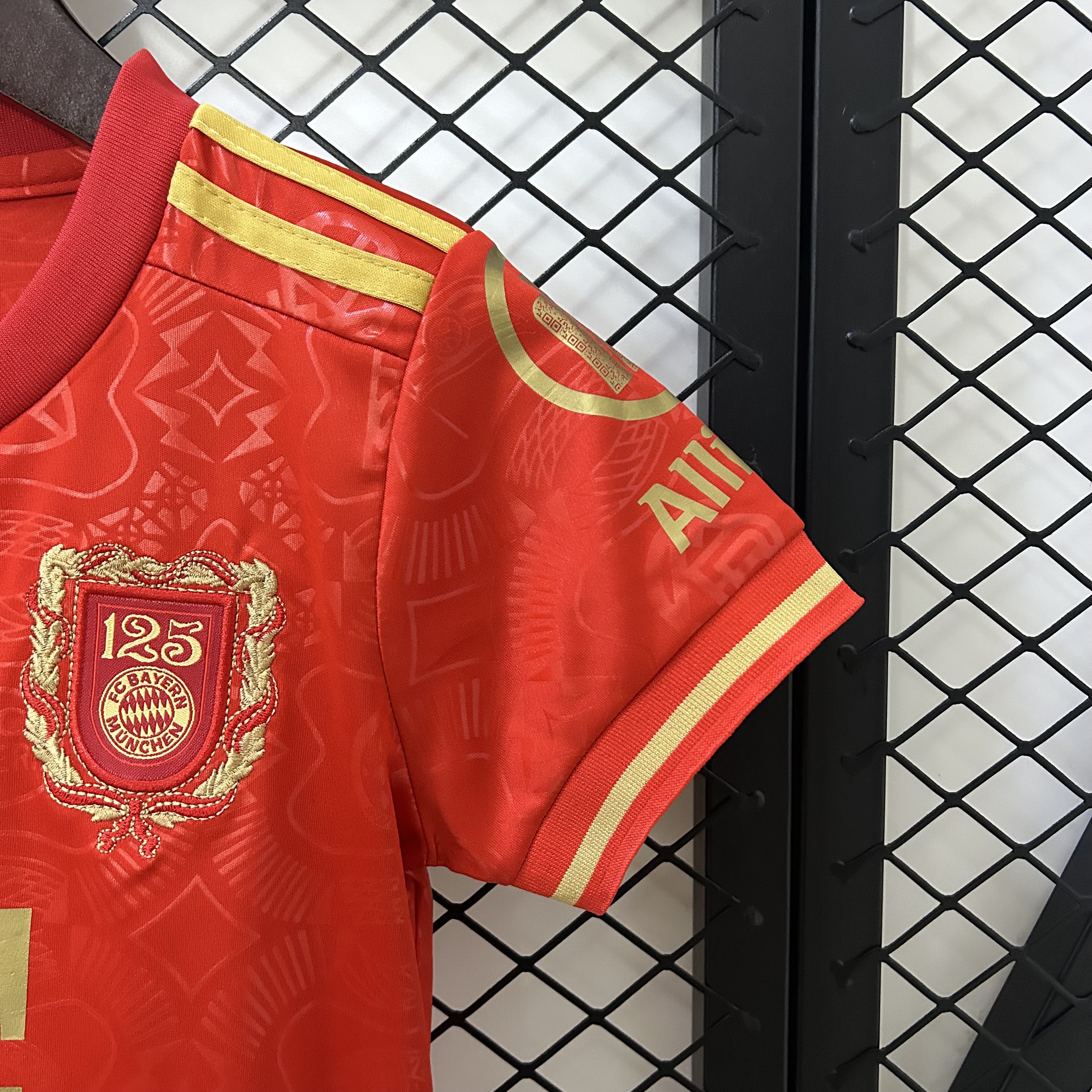 25/26 Bayern Munich 125th Anniversary Kids Kit Football Jersey Thai Quality