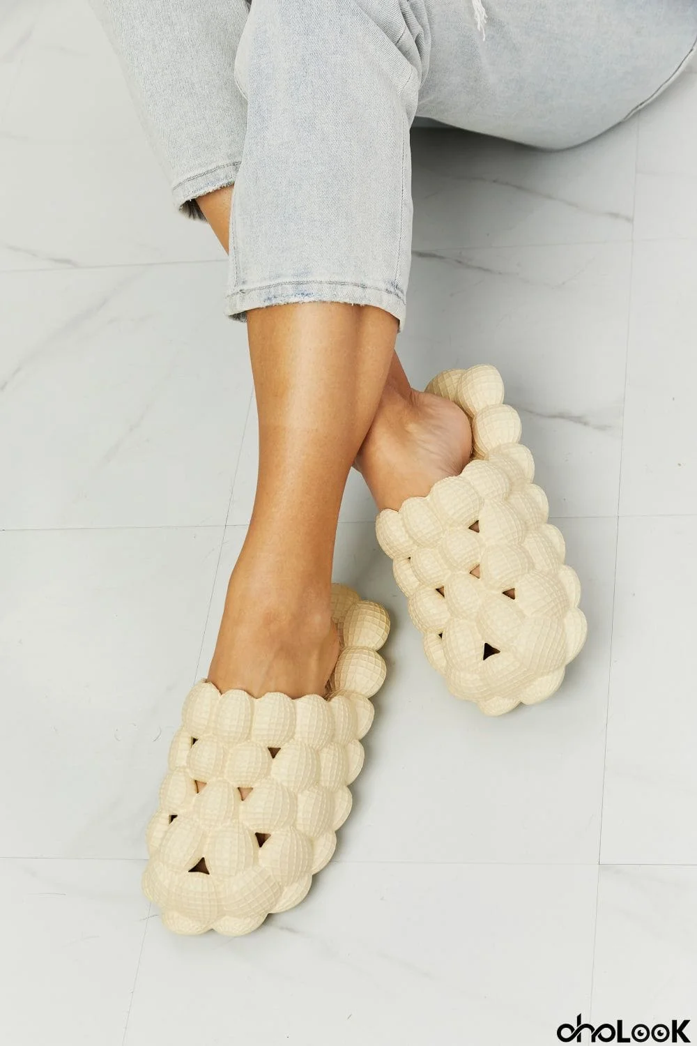 NOOK JOI Laid Back Bubble Slides in Khaki