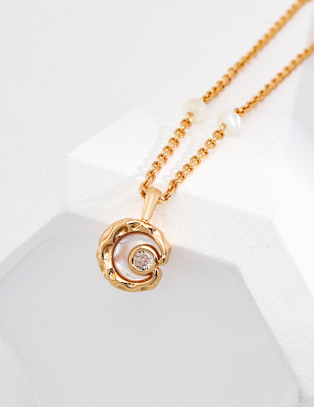  Mother-of-Pearl Zircon Necklace