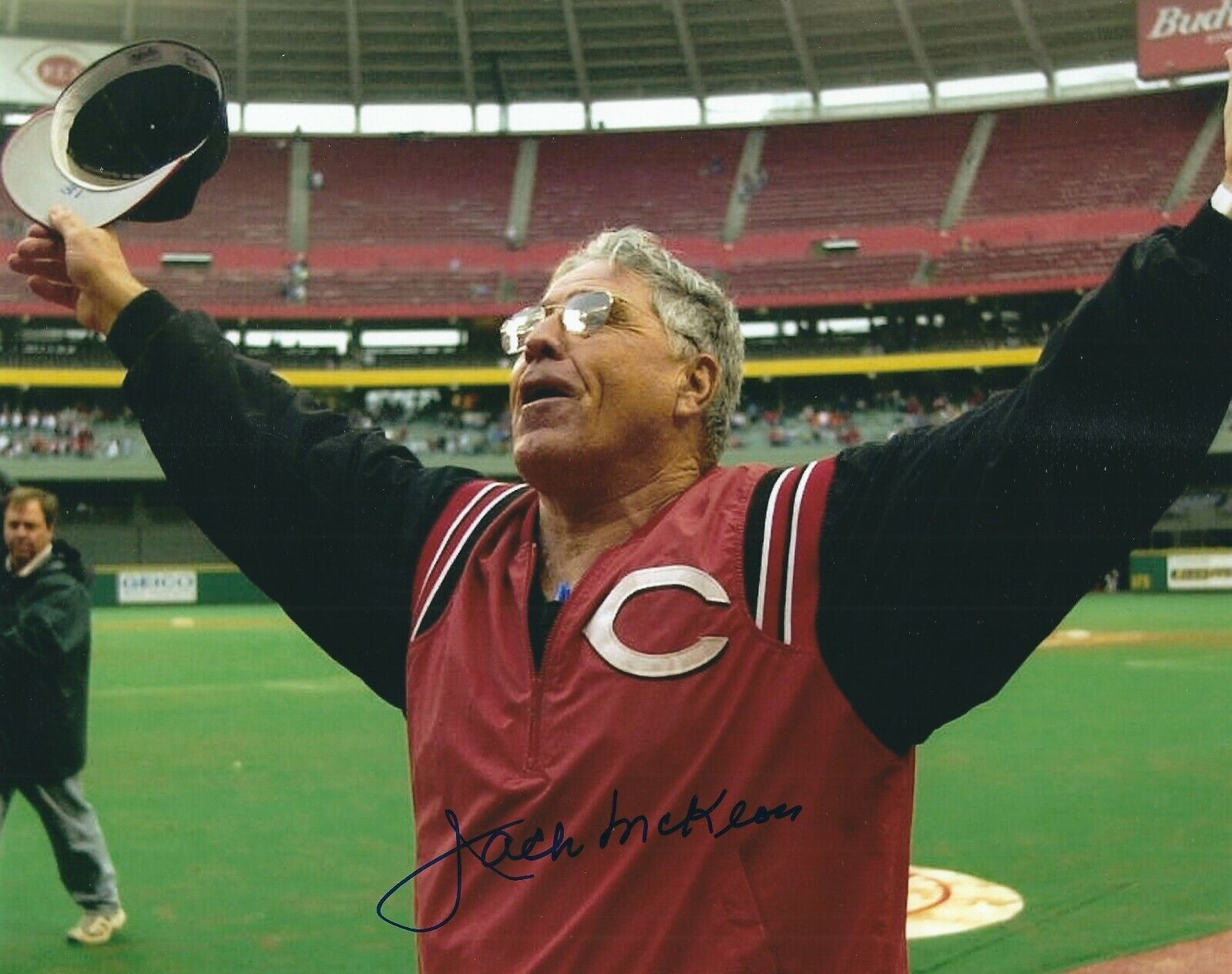 Signed 8x10 JACK MCKEON Cincinnati Reds Autographed Photo Poster painting - w/COA