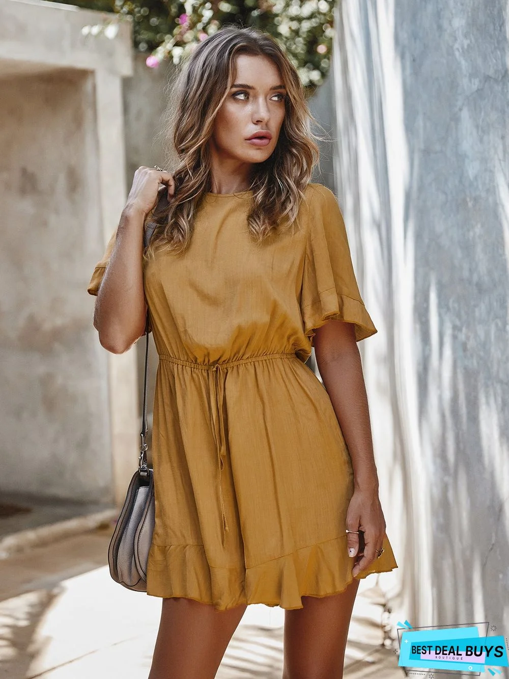 Solid-Colored Holiday Wind Short Jumpsuit