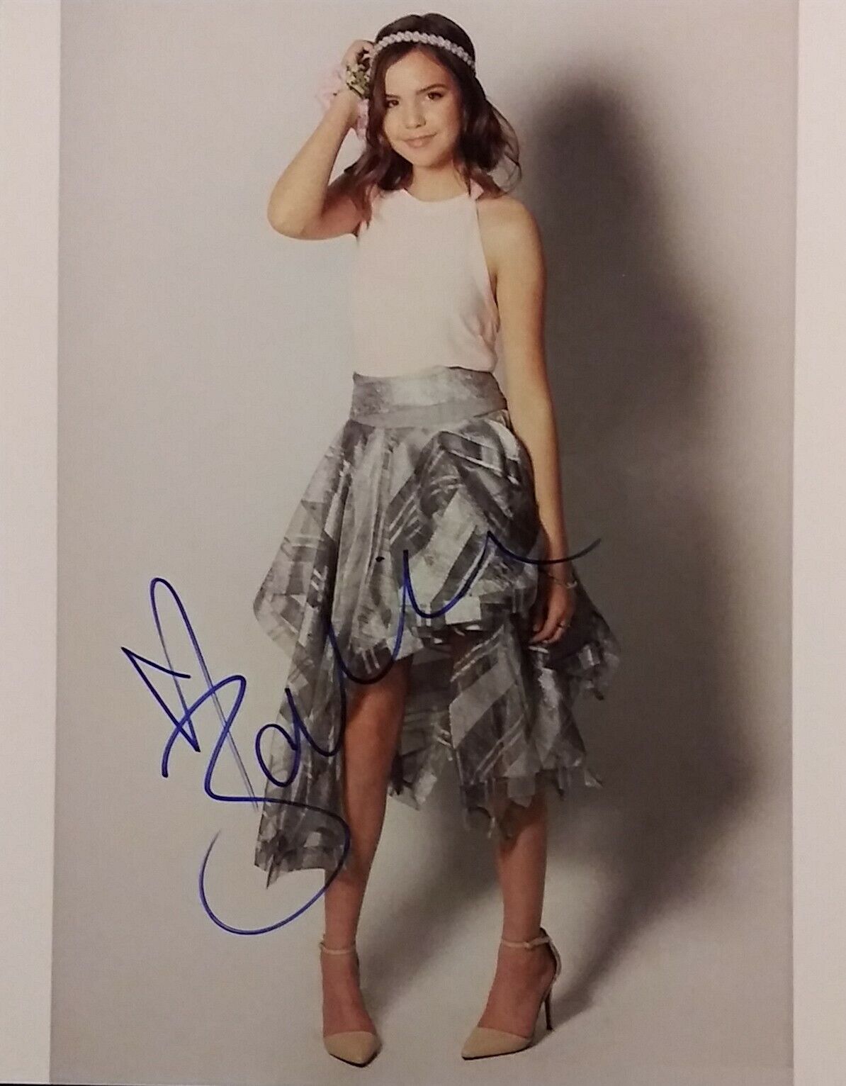 Bailee Madison signed 8x10