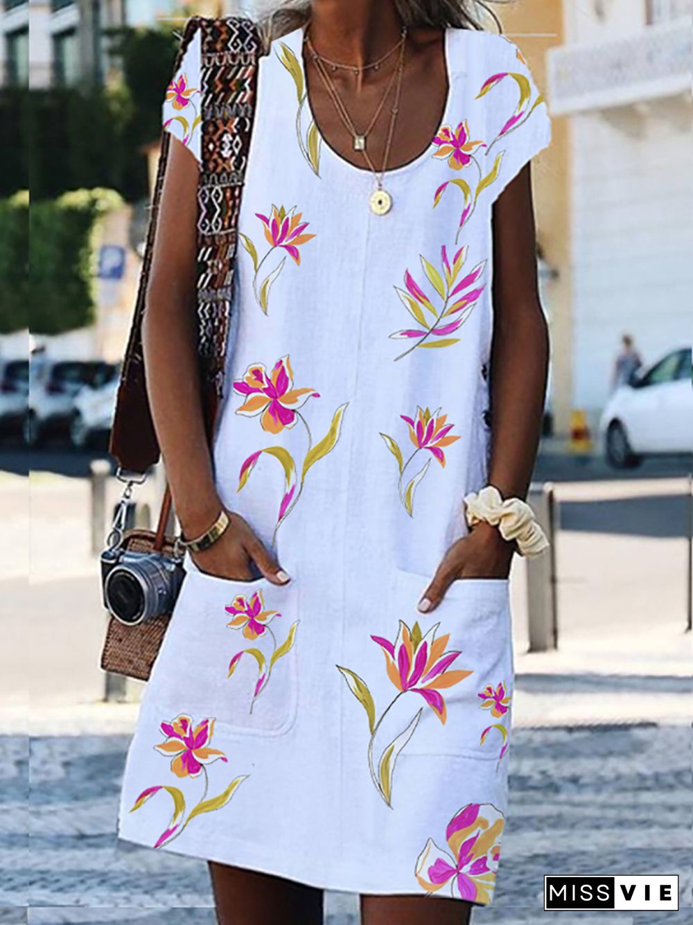 Women Short Sleeve Scoop Neck Printed Pockets Tops