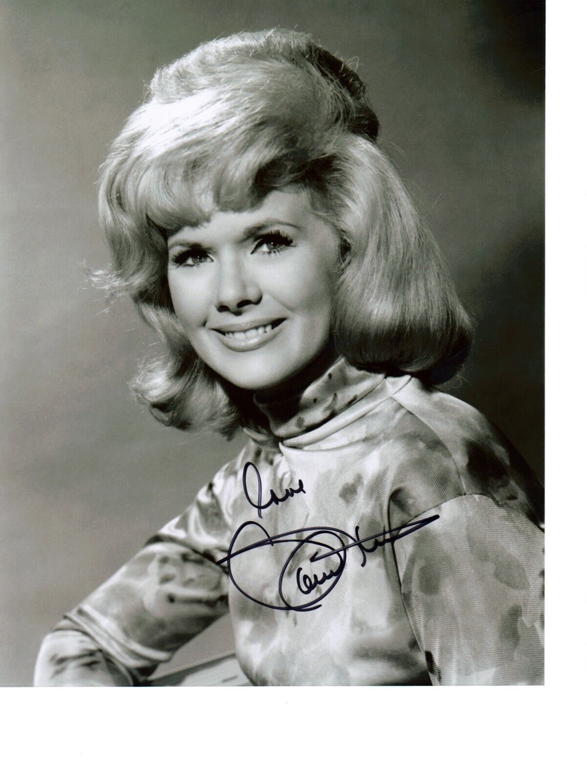 Connie Stevens Signed 8x10 Photo Poster painting -Star of Hawaiian Eye / Grease 2 / Scorchy - #9