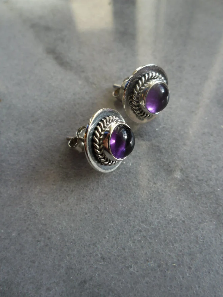 Vintage Round Violet Earrings