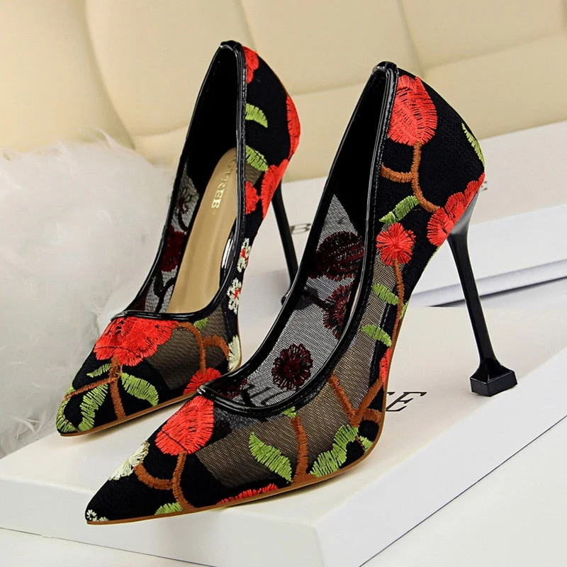 New 2019 Spring Summer shoes woman Luxury embroidery pointed toe high heels Sexy cut-out Women pumps Fashion wedding party shoes