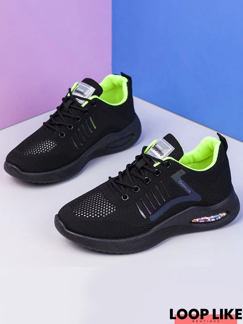 Lightweight Breathable Mesh Fabric Lace-Up Sneakers
