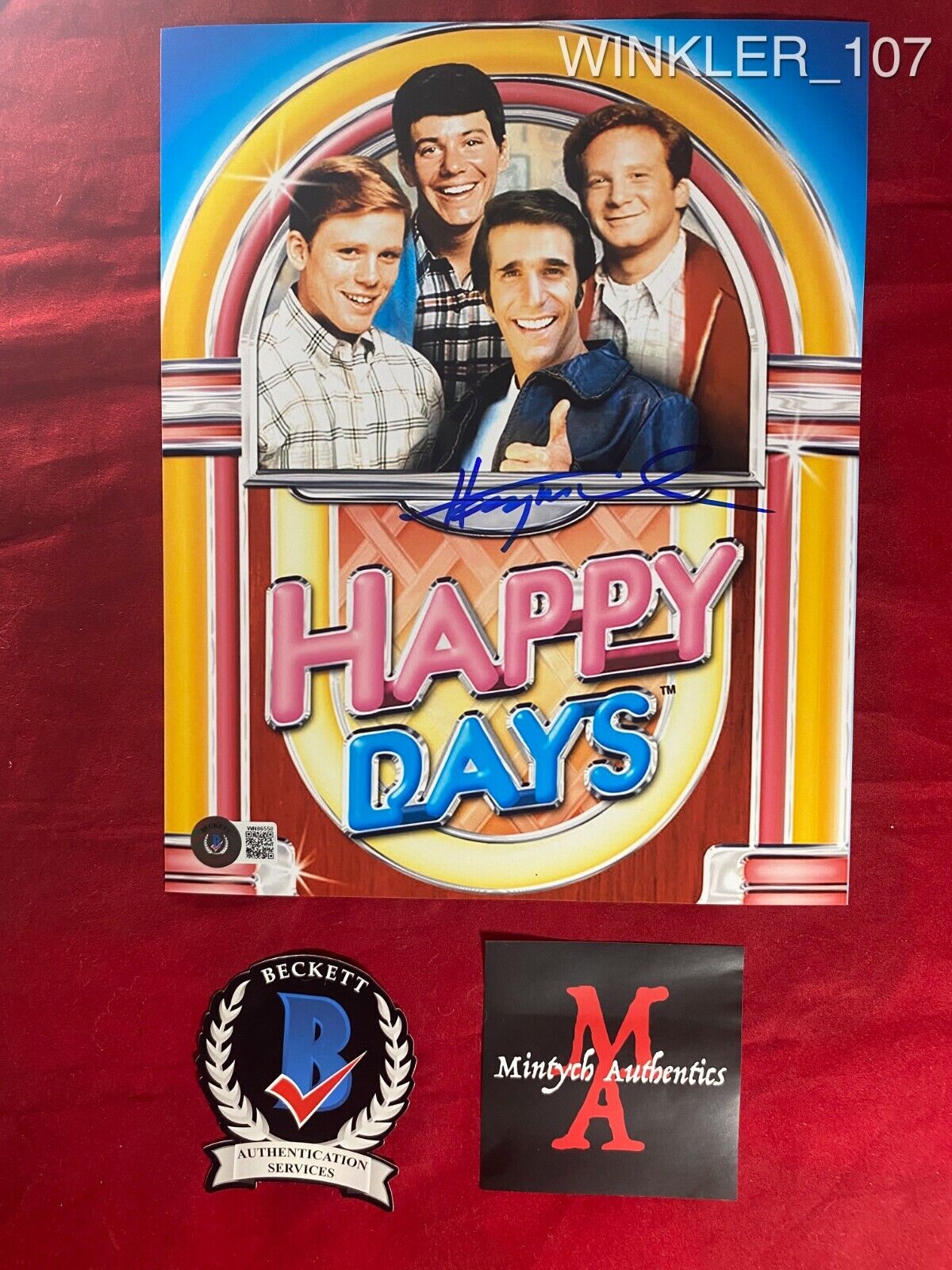 HENRY WINKLER AUTOGRAPHED SIGNED 8x10 Photo Poster painting! HAPPY DAYS! FONZIE! BECKETT COA!