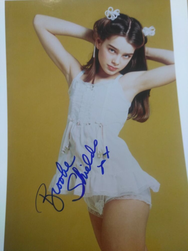 Brooke Shields - signed 8x10