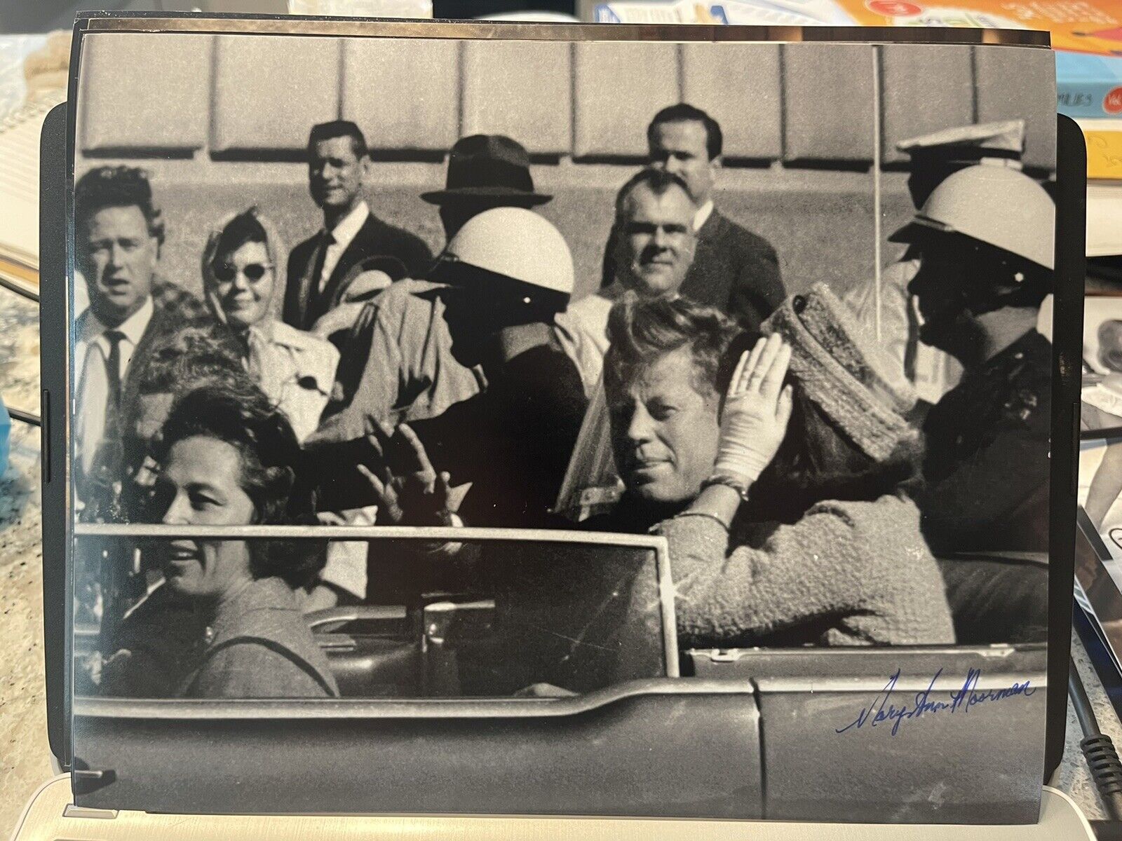 MARY ANN MOORMAN JFK ASSASSINATION WITNESS SIGNED 8x10 Photo Poster painting F BECKETT COA BAS C