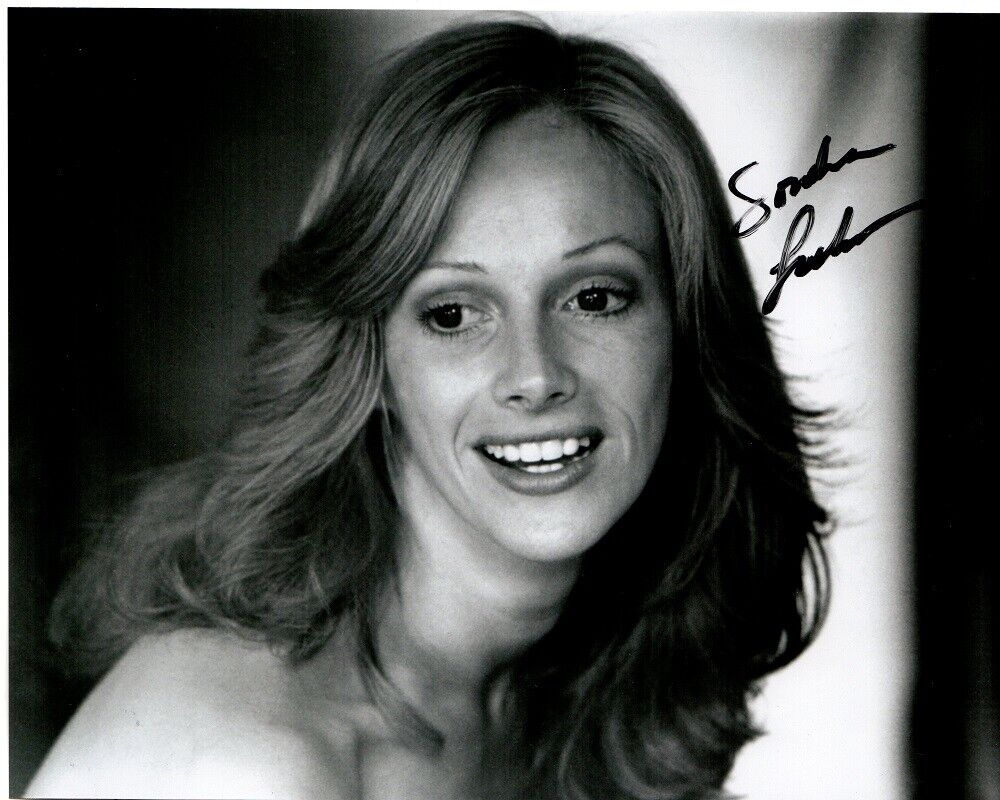 Sondra Locke Signed - Autographed Actress 8x10 inch Photo Poster painting with Certificate