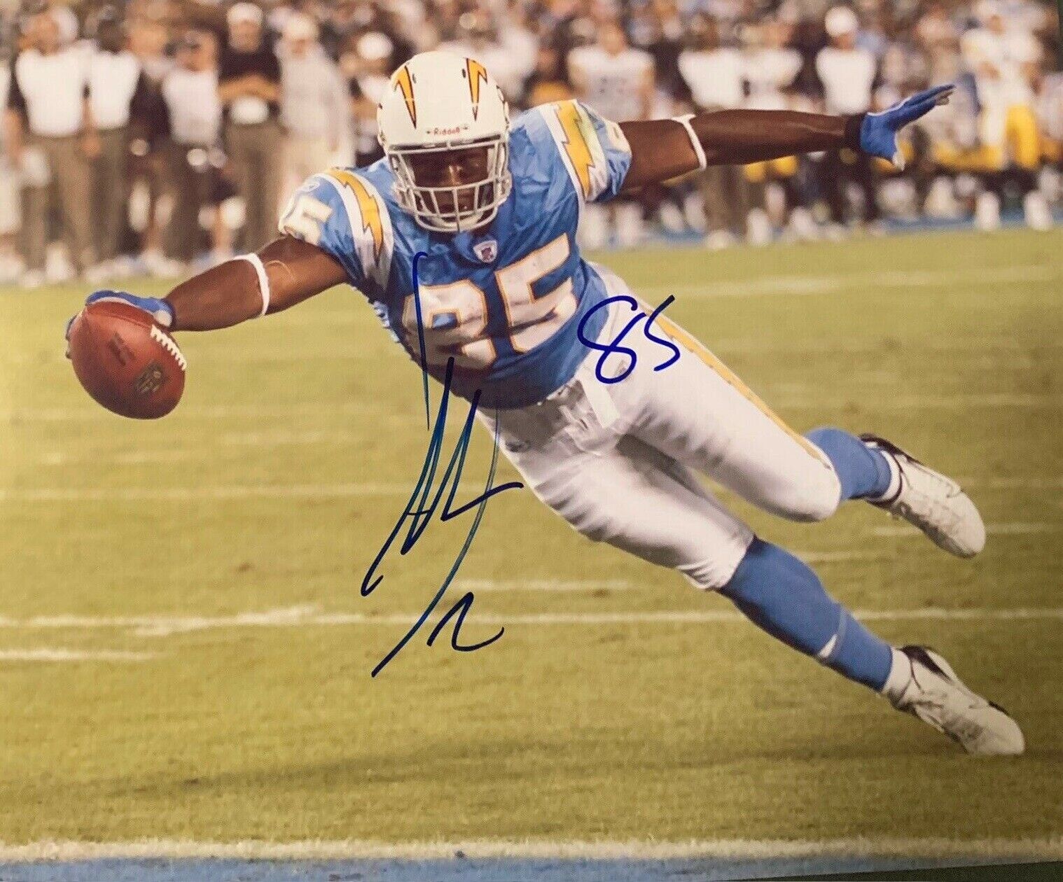 Antonio Gates 亲笔签名签名 8x10 照片 (名人堂充电器) 翻印