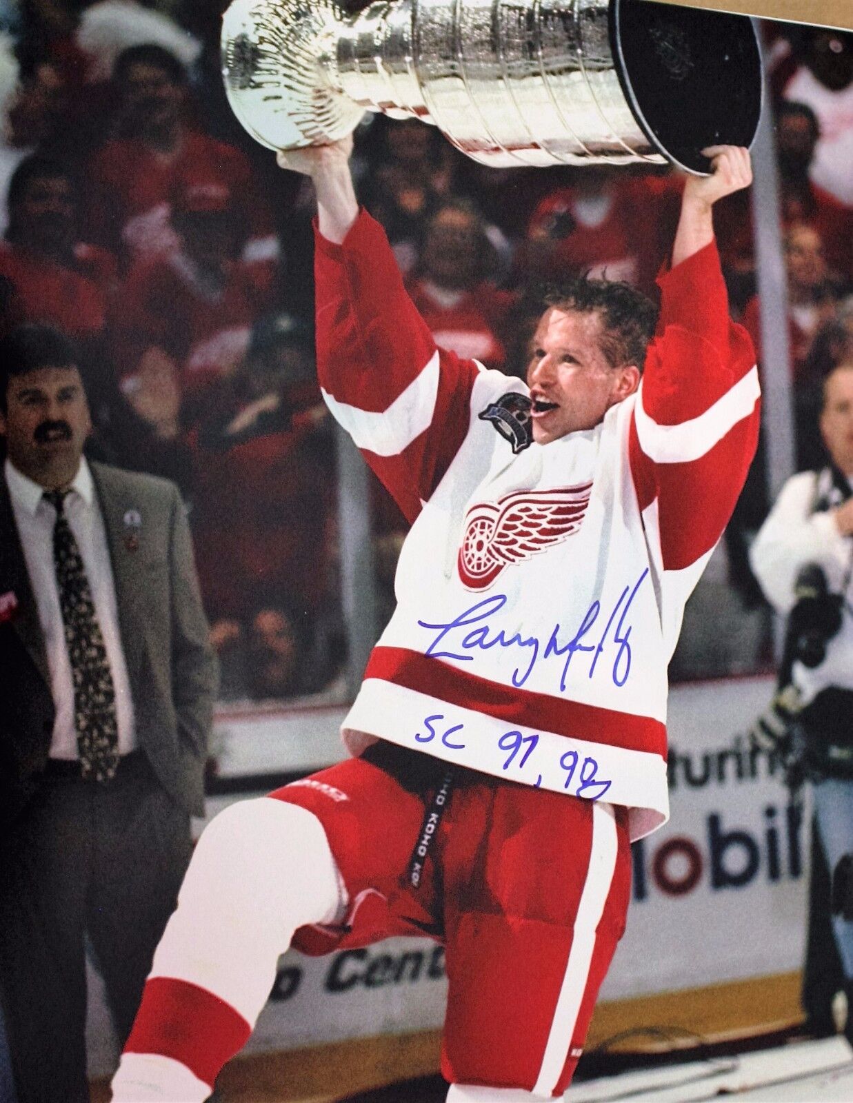 Autographed Larry Murphy 11x14 Detroit Red Wings Photo Poster painting with COA