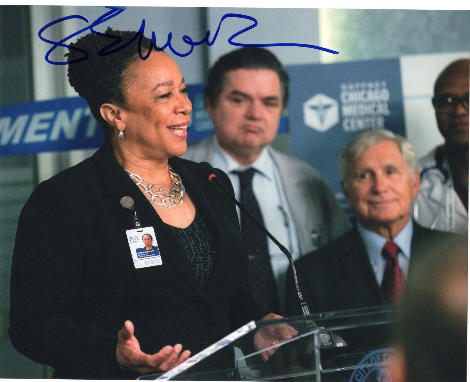 S. Epatha Merkerson signed 8x10 Photo Poster painting w/COA Chicago Med P.D. Sharon Goodwin