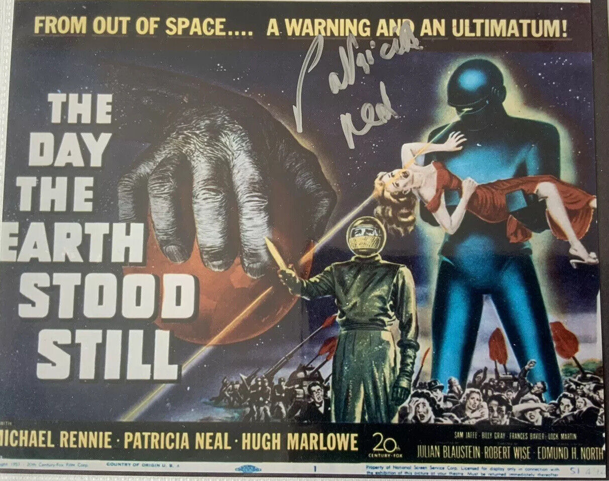 Patricia Neal Signed ‘The Day The Earth Stood Still’ 10 x 8” Photo Poster painting. COA. UACC