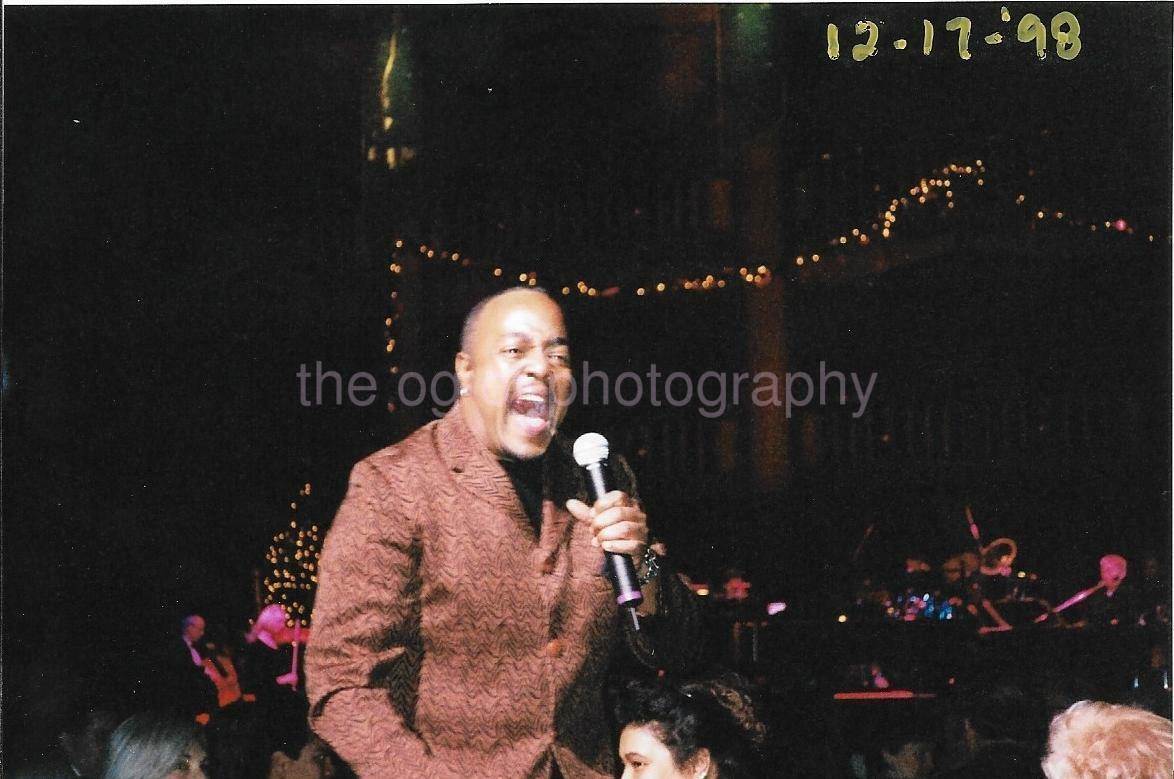 FOUND Photo Poster painting Color PEABO BRYSON Original IN CONCERT 112 5 O