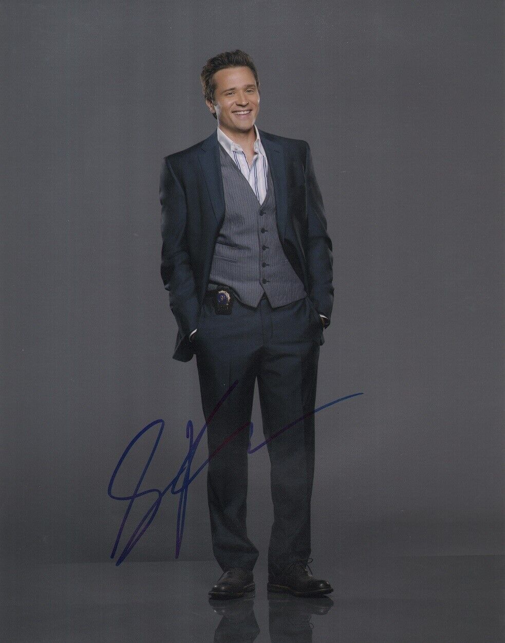 ~~ SEAMUS DEVER Authentic Hand-Signed CASTLE