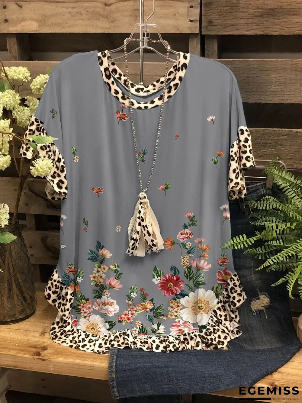 Floral Graphic Short Sleeve Round Neck Casual Top | EGEMISS