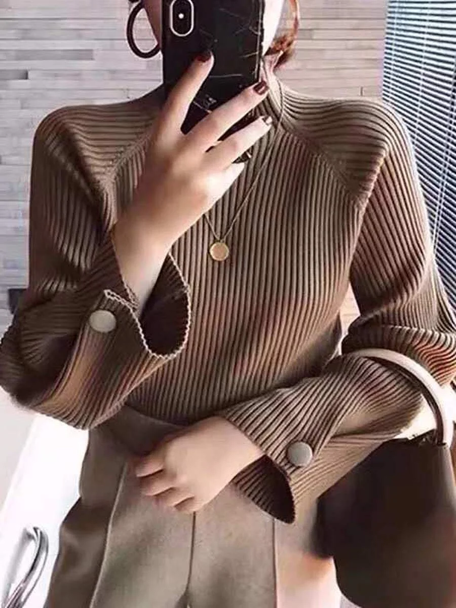 Simple and casual long-sleeved sweater