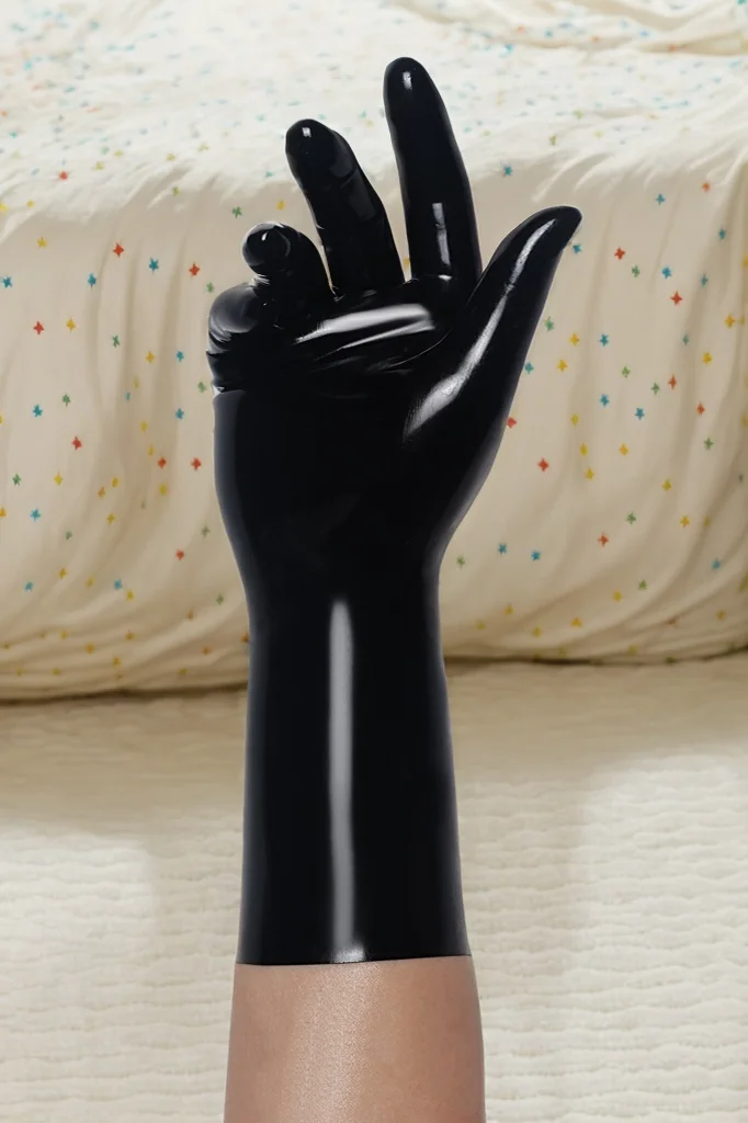 Unisex Latex Gloves Black Classic Short Molded Latex Gloves Sophisticated Minimalist Gloves (KG31579)