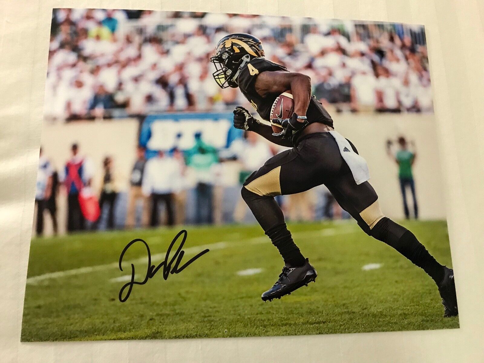 Darius Phillips Western Michigan WMU signed autographed 8x10 football Photo Poster painting D