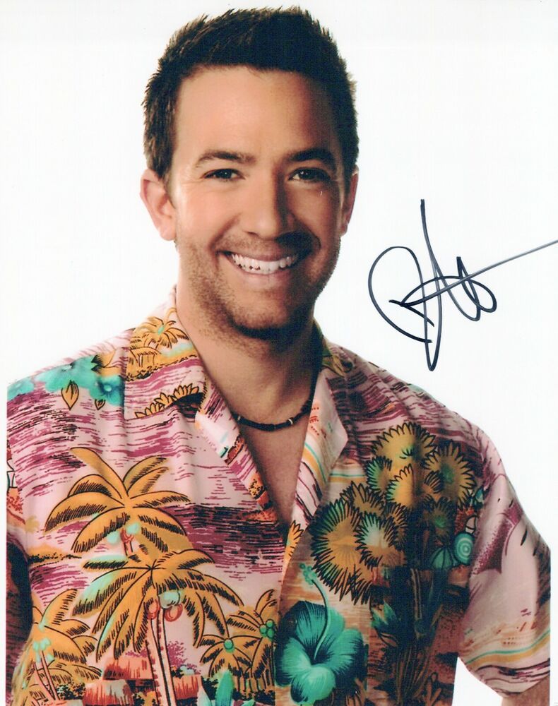 David Faustino head shot autographed Photo Poster painting signed 8x10 #2