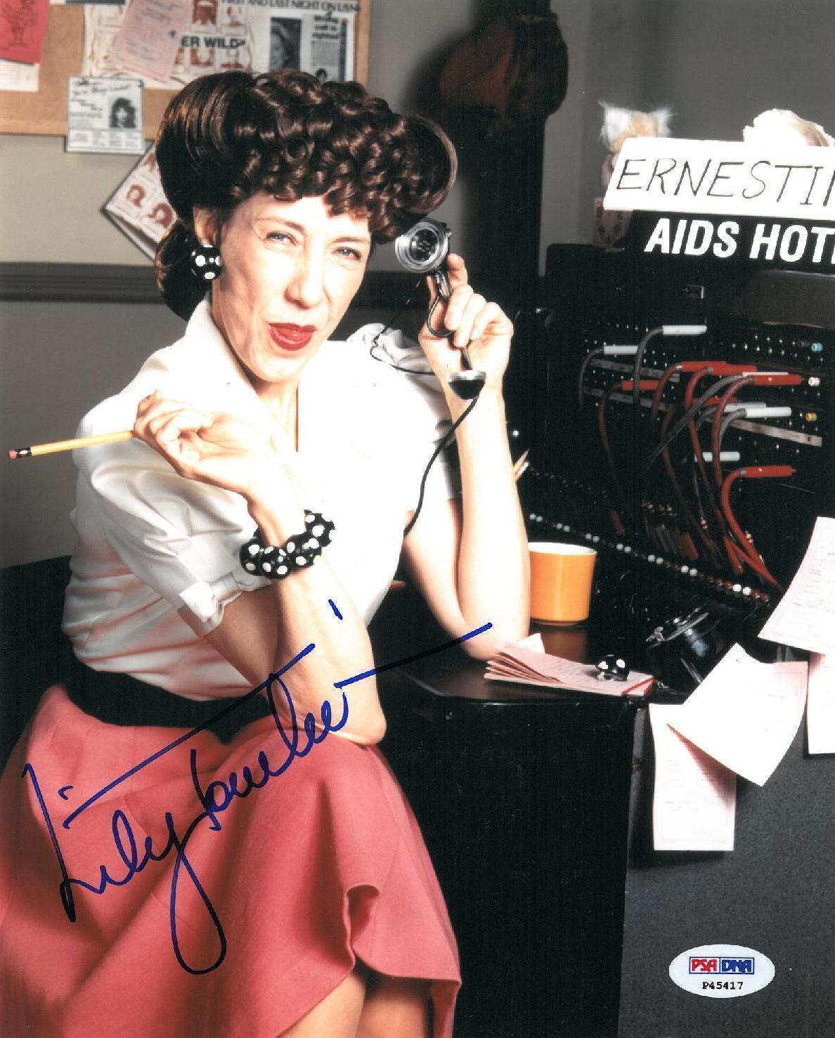 Lily Tomlin Signed Authentic Autographed 8x10 Photo Poster painting (PSA/DNA) #P45417